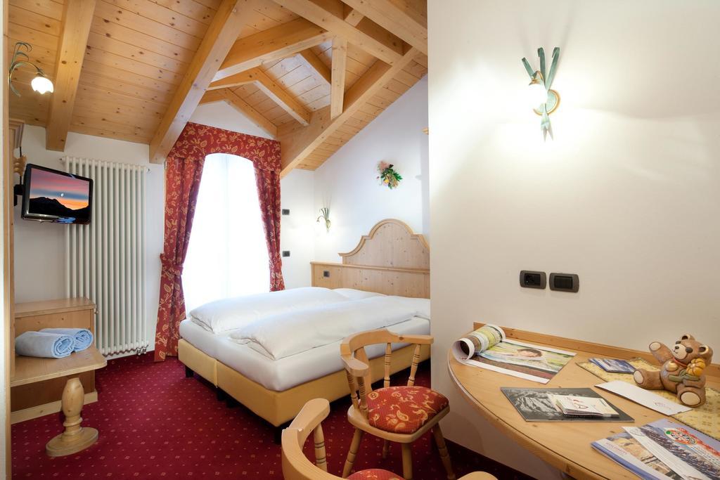 Hotel Garni Laura Arabba Kamer foto