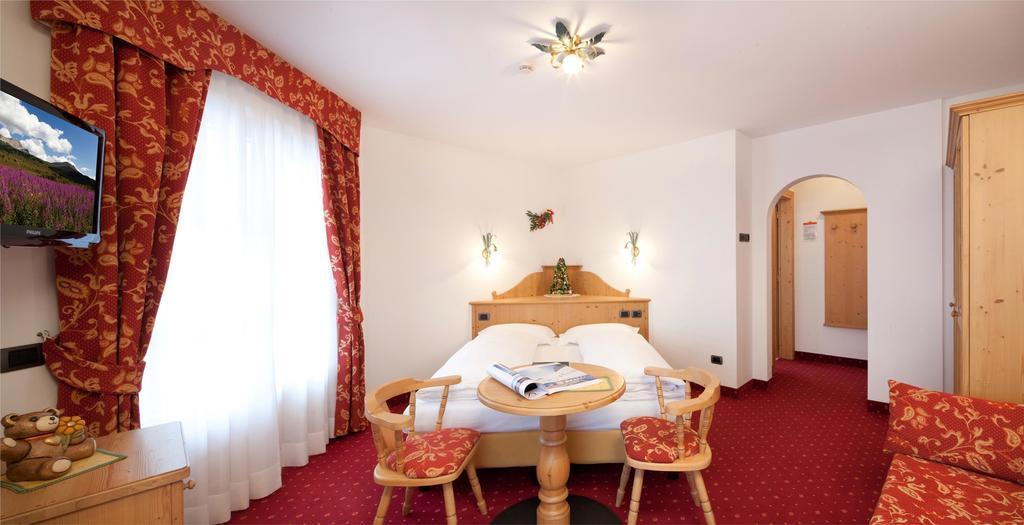 Hotel Garni Laura Arabba Kamer foto